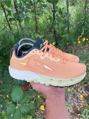 Altra Timp 4 Women’s Trail Running Shoes Size 8 almost new